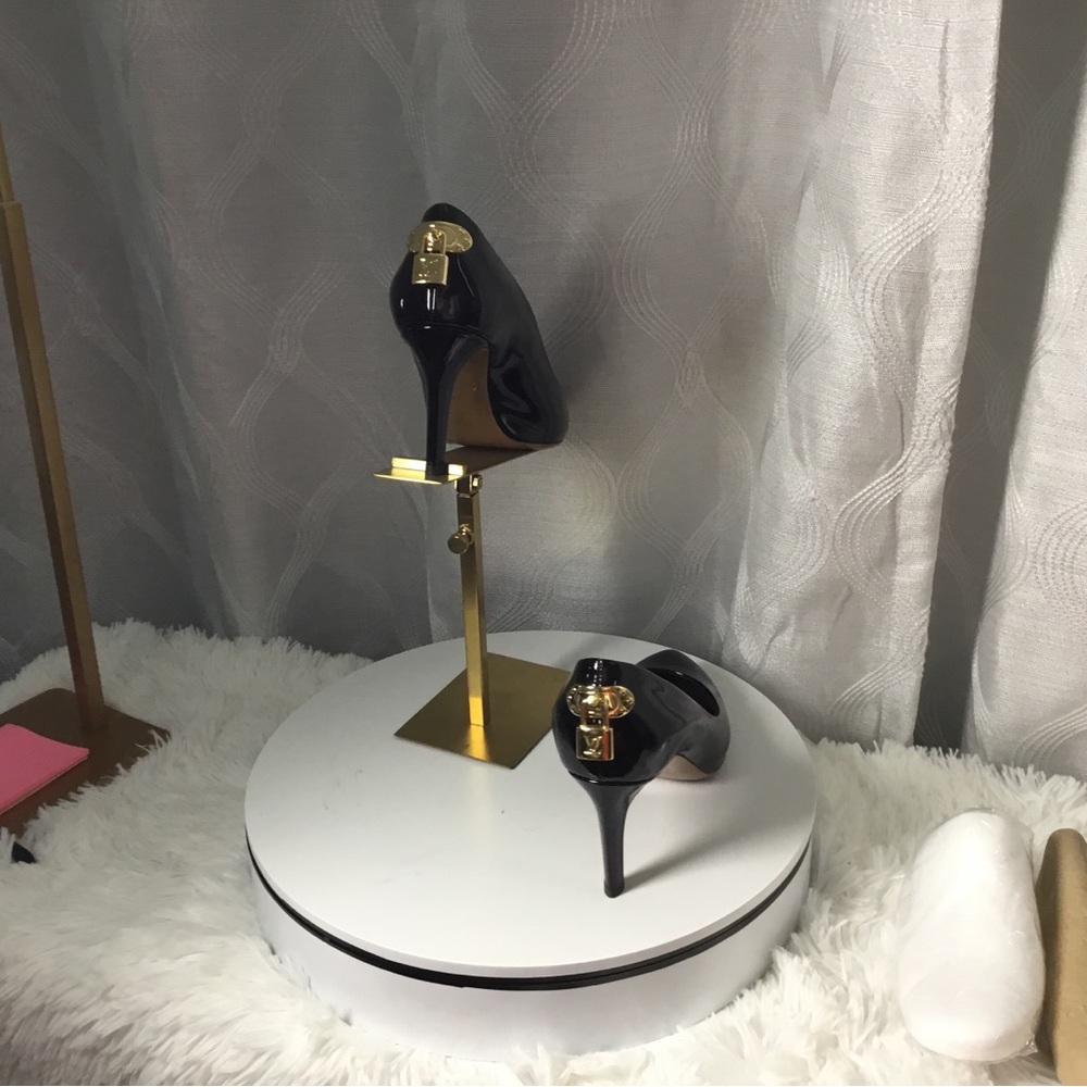 Louis Vuitton Black Patent Pointed Toe Pumps - Picture 10 of 11